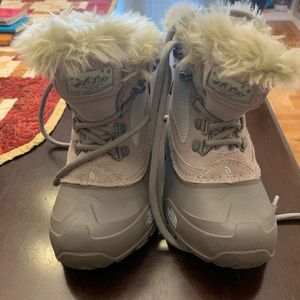 Little girls size 12 north face snow boots